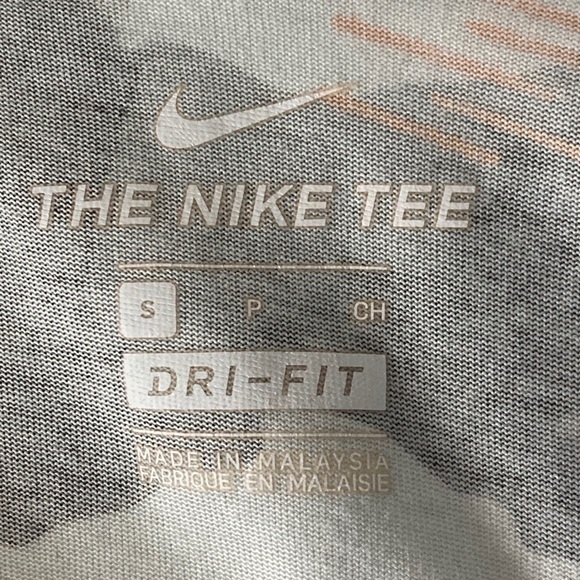 Nike Dri-Fit Cammo T-Shirt Sz Small - Picture 4 of 4